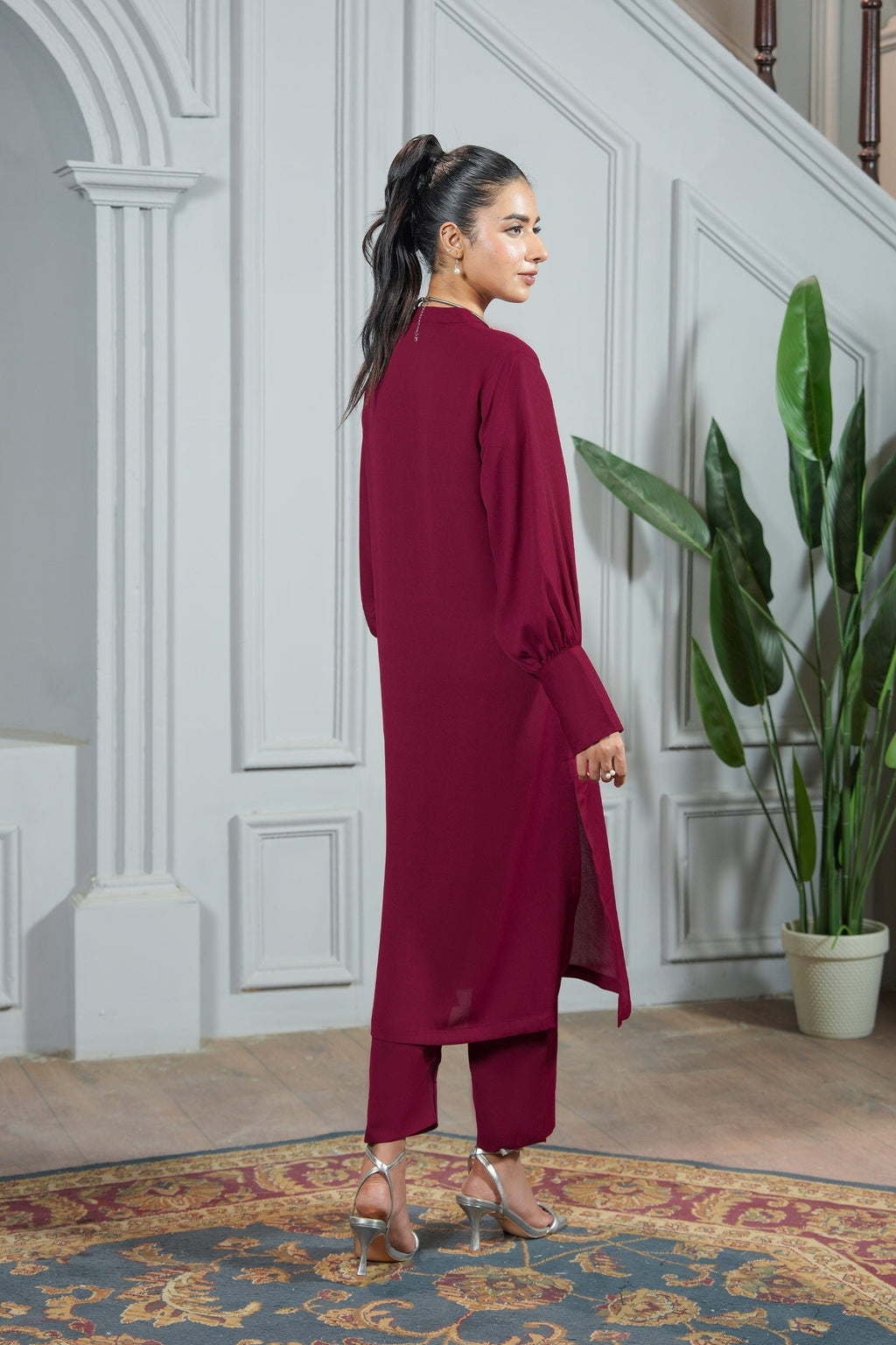 MAROON ROYAL